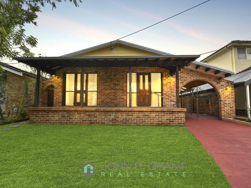 33 Beatrice Street Bass Hill NSW 2197 realestate .au