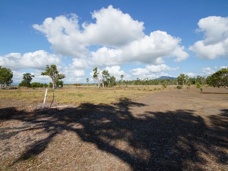 32 Vipiana Drive, Tully Heads, QLD 4854