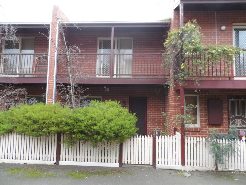 4 Peppercorn Walk, Kensington, VIC 3031