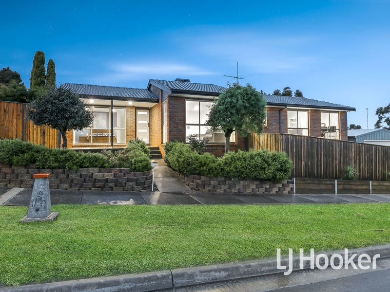 130 Gleneagles Drive, Endeavour Hills, VIC 3802