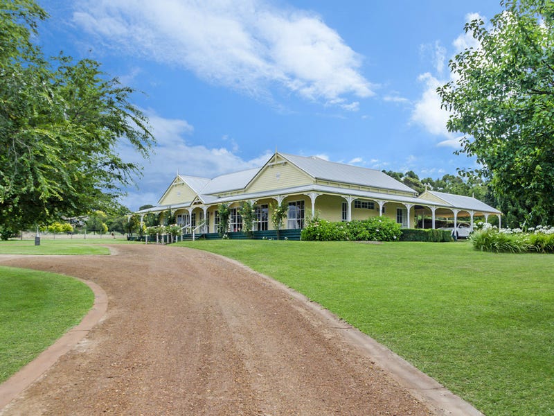 41 Leura Lane Hamilton Vic 3300 Property Details