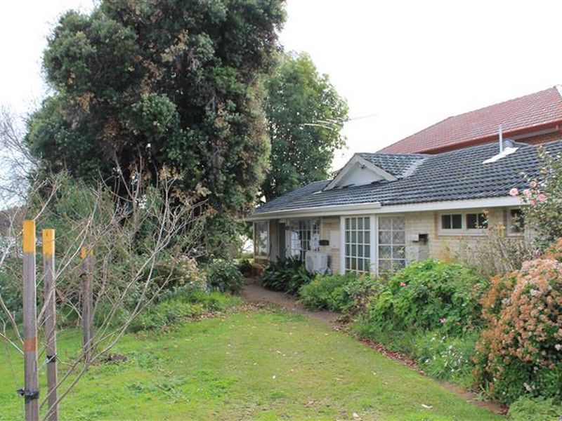 93 Riverton Drive W, Rossmoyne, WA 6148