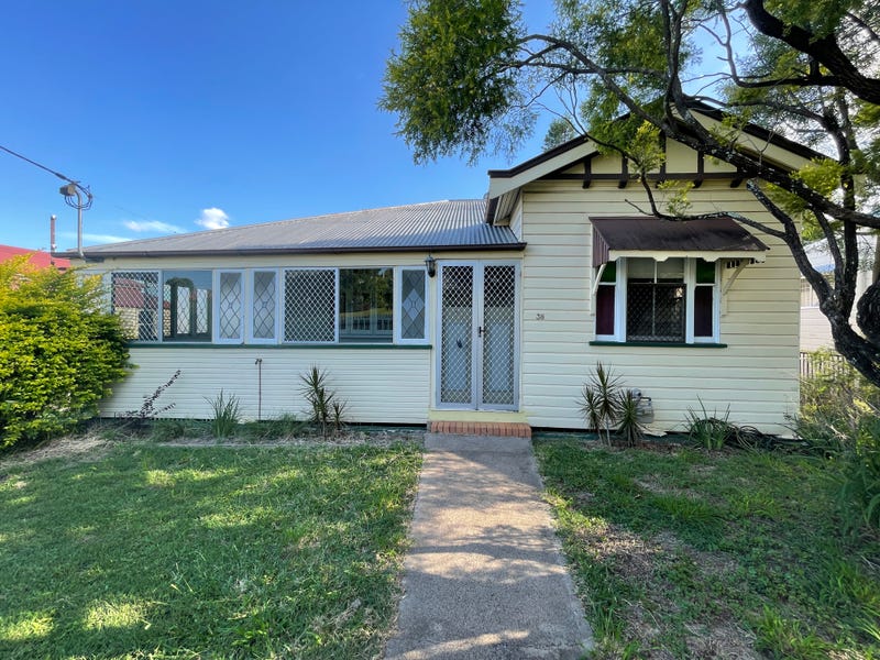 38 Moffatt Street, Ipswich, QLD 4305