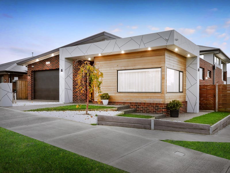 73 Hillview Road, Greenvale, Vic 3059 House for Sale