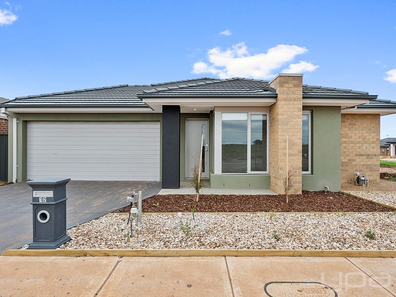 12 Adelong Boulevard, Cobblebank, VIC 3338