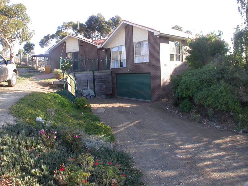 5 Blackwood Street, Myrniong, Vic 3341 Property Details