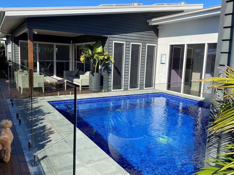 6 Watergum Close, Sapphire Beach, NSW 2450