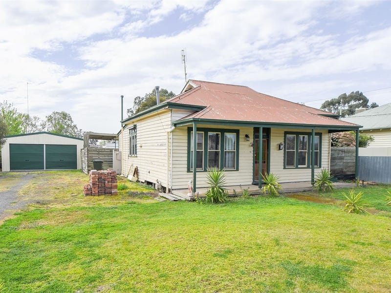 Houses To Buy In Horsham Vic - modern house   