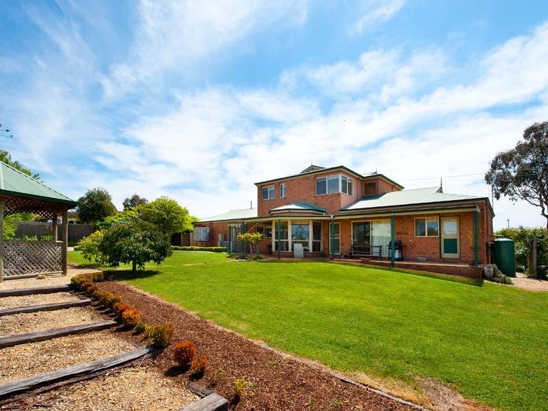 88 Brown Street, Castlemaine, Vic 3450 Property Details