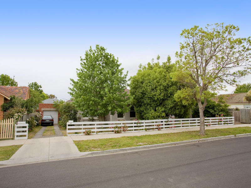 17 Fairmont Road, Newtown, Vic 3220 Property Details