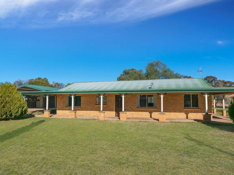 21 Molong Street, Manildra, NSW 2865 Property Details