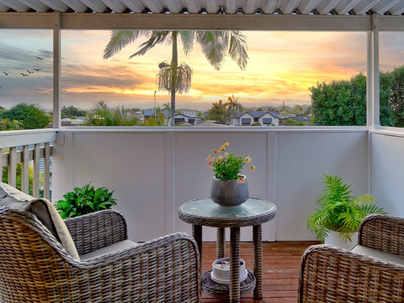 8 Thrush Avenue, Paradise Point, QLD 4216