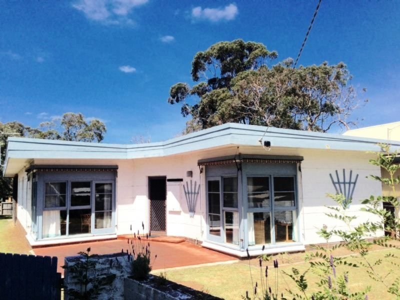 33 Rose Avenue, Cowes, Vic 3922 Property Details