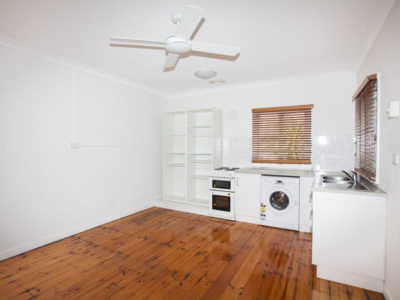 84 Brisbane Corso, Fairfield, QLD 4103