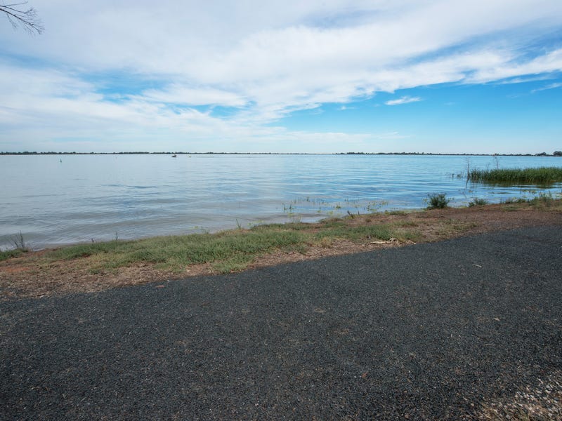 19 Lakeside Drive, Lake Boga, Vic 3584 House for Sale