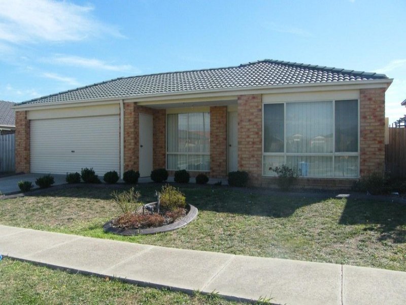 10 Miralie Way, Cranbourne West, VIC 3977