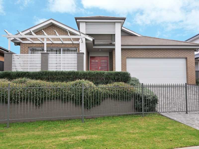 4 Riverside Cres, Haywards Bay, NSW 2530