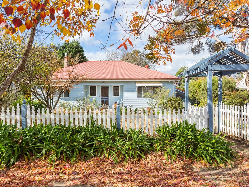 22 Russell Avenue, Valley Heights, NSW 2777