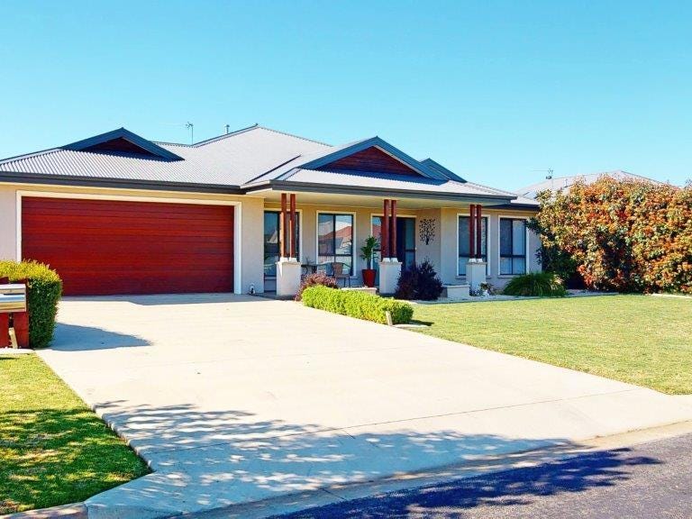 43 Loughan Rd, Junee, NSW 2663 Property Details
