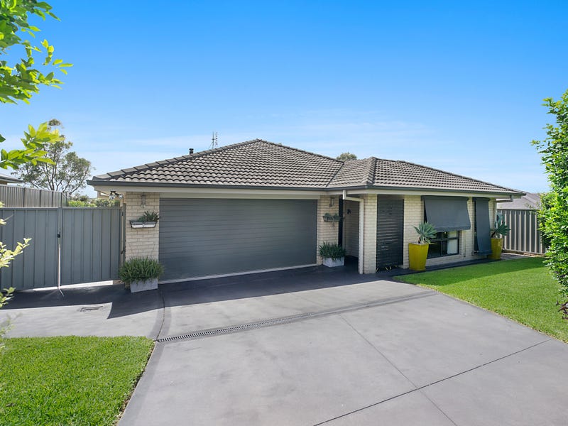 8 Portabello Crescent, Thornton, NSW 2322 Property Details