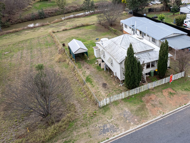 12 Creek Street, Oakey, Qld 4401 House for Sale