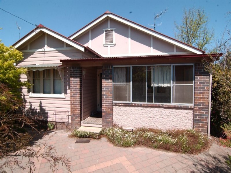 98 Donnelly St, Armidale, NSW 2350 Property Details