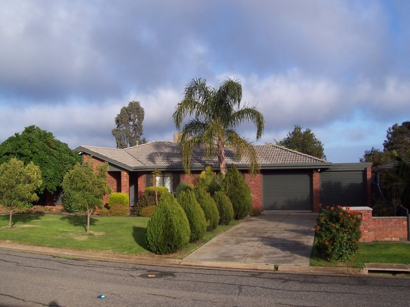 27 Wanbi Court, Craigmore, SA 5114 Property Details