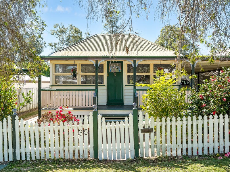 35 Progress Street, Samford Village, QLD 4520