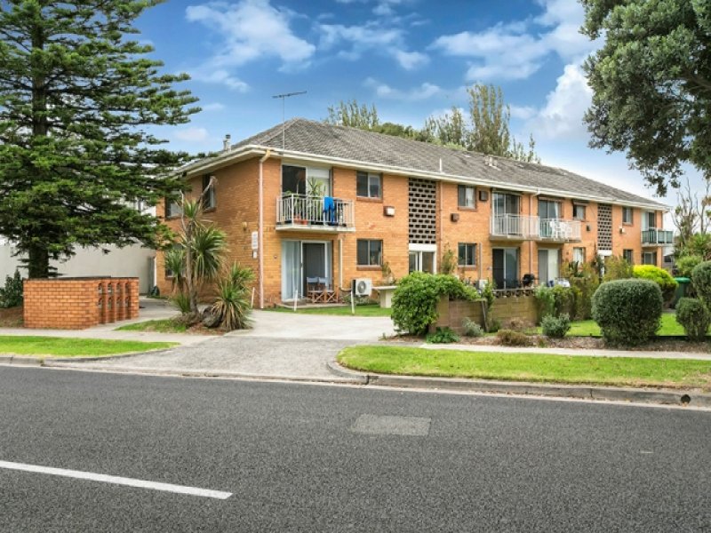1/261 Esplanade, Altona, Vic 3018
