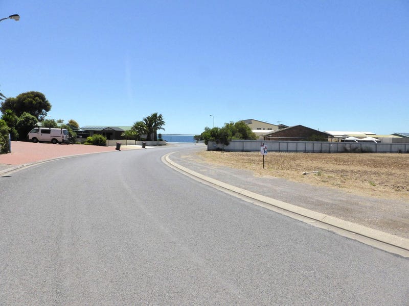 5 Captain Hutchinson Drive, Point Turton, SA 5575