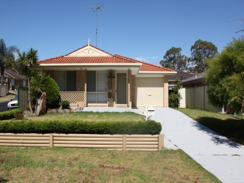 38 Ironside Avenue, St Helens Park, NSW 2560