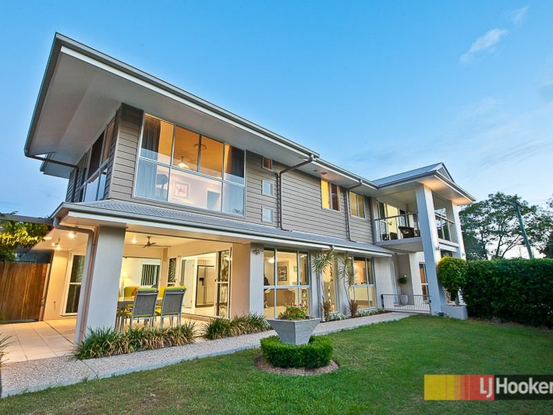 16 Brisbane Corso, Fairfield, QLD 4103
