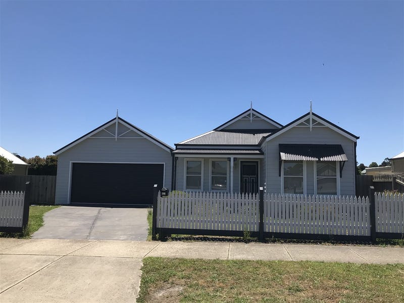 90 Cook Street, Drouin, VIC 3818