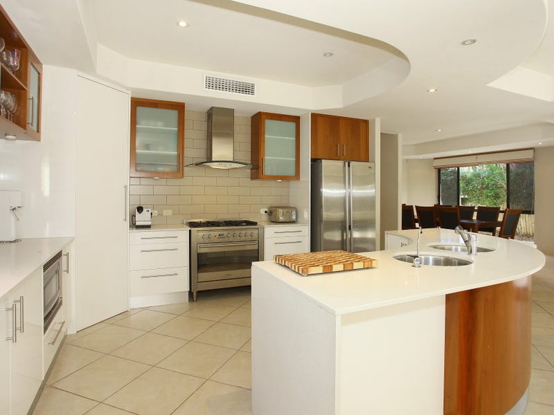 2/45 Winchester Street, Southport, Qld 4215 Property Details