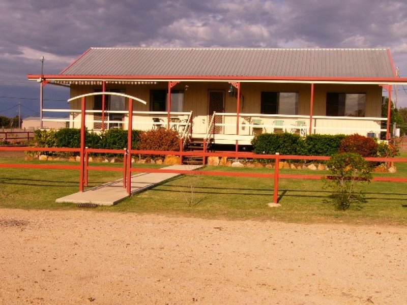32 Howard Drive, Taroom, QLD 4420