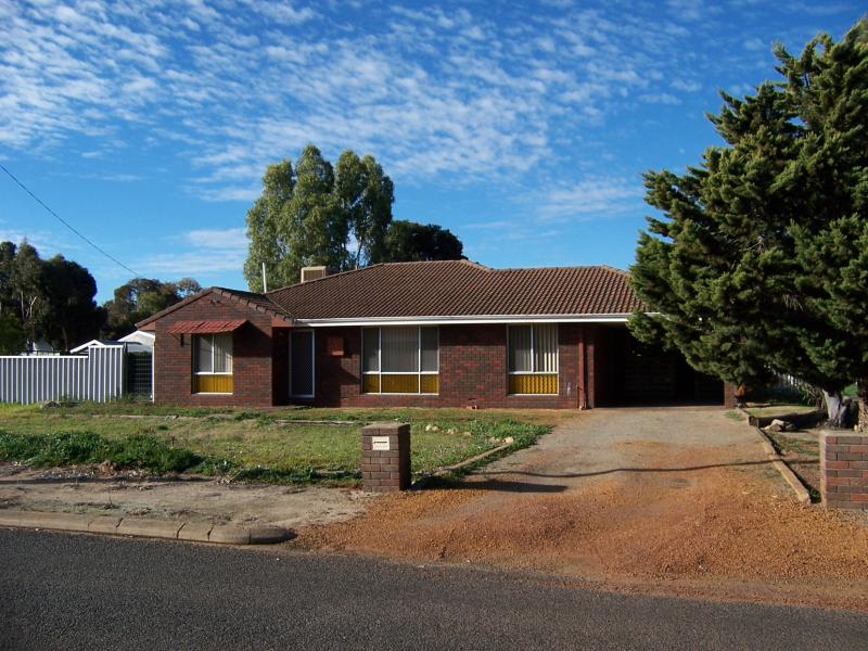 Property 106734027, Wagin, WA 6315 Property Details