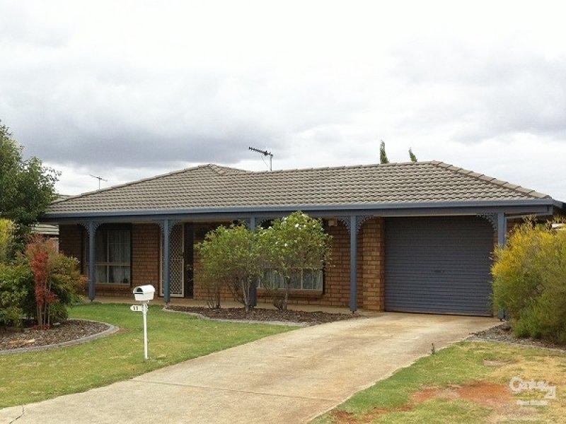 11 Stringbark Avenue, Craigmore, SA 5114