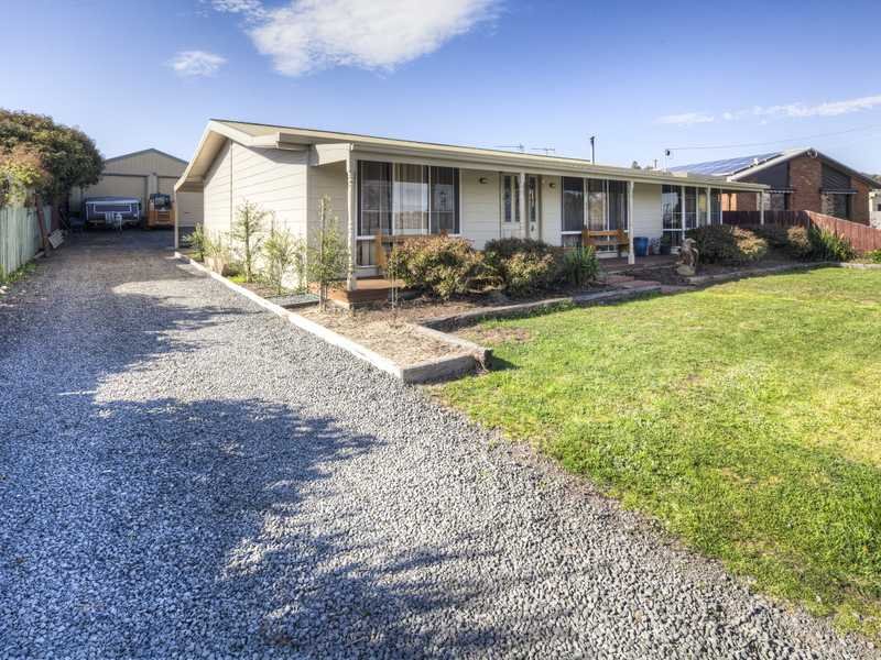 8 Hedrick Street, Buninyong, Vic 3357 Property Details