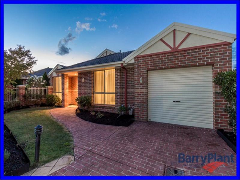 2/2729 Bakewell Street, Cranbourne, Vic 3977 Property Details