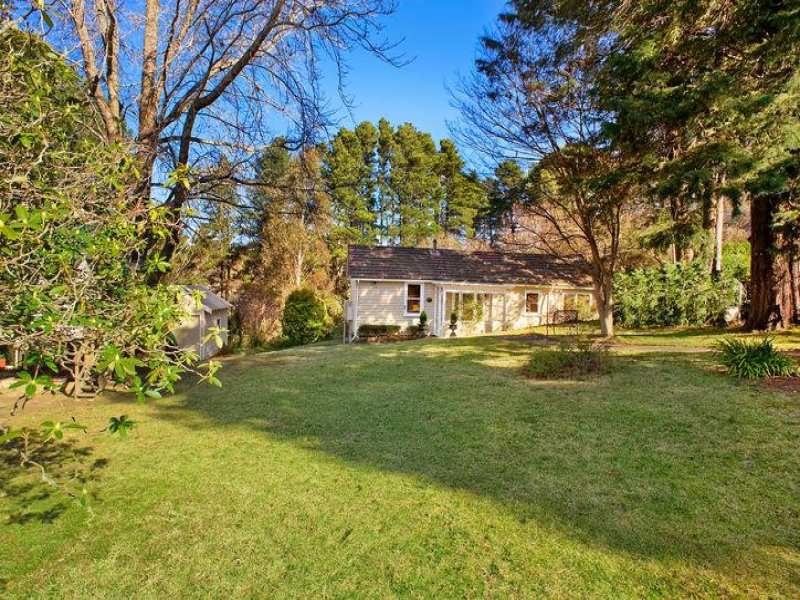 4 Armstrong Street, Wentworth Falls, NSW 2782