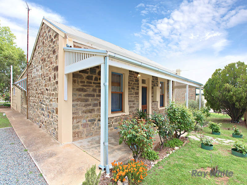 10 Taylor Street, Burra, SA 5417