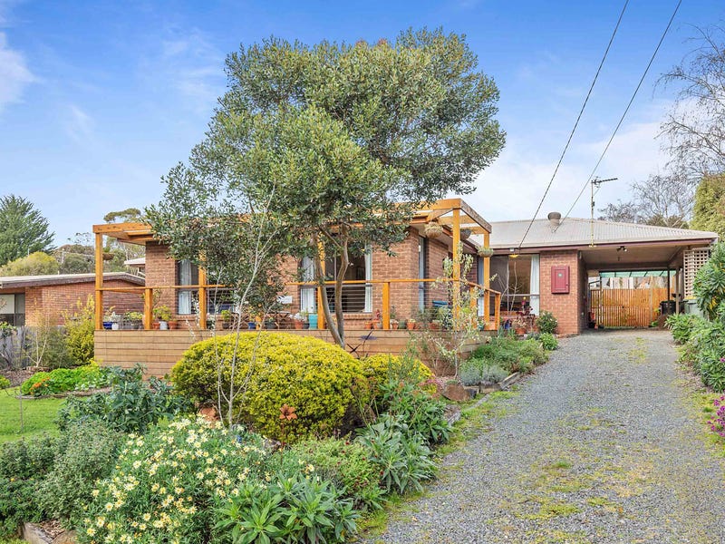 105 Simpson Street, Buninyong, Vic 3357 Property Details