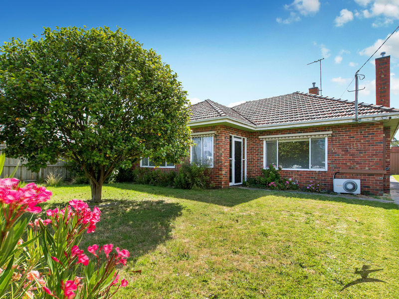 17 Clarendon Street, Frankston, Vic 3199 Property Details