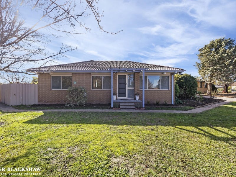 2 Newbigin Place, Monash, ACT 2904 Property Details