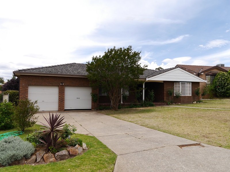 17 Elizabeth Avenue, Cowra, NSW 2794 Property Details