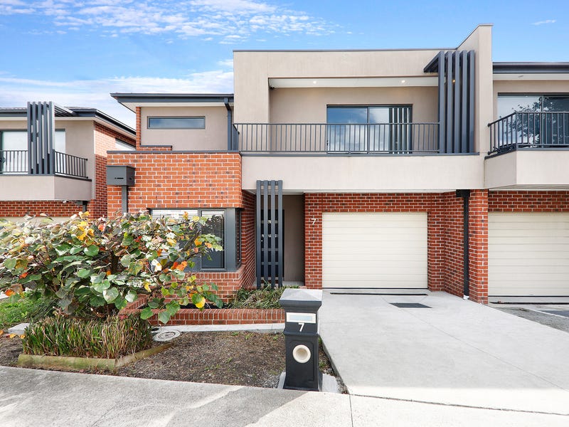 7 Yarrbat Beek Lane, Mitcham, Vic 3132 Property Details