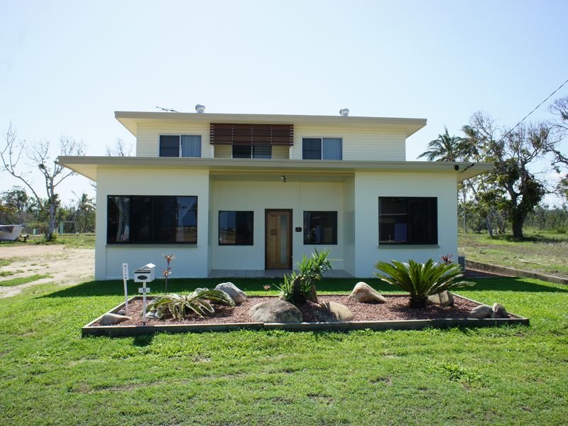 5 Taylor Street, Tully Heads, QLD 4854