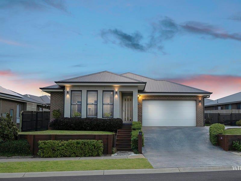 8 Darraby Drive, Moss Vale, NSW 2577