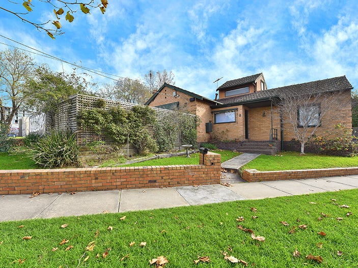 1 Carnarvon Road, Essendon, Vic 3040
