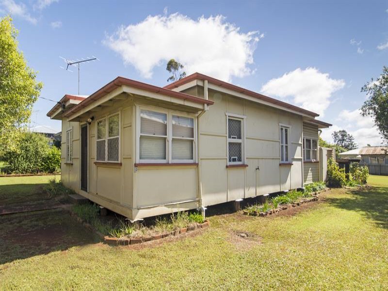 21 Henderson Street, Newtown, QLD 4350